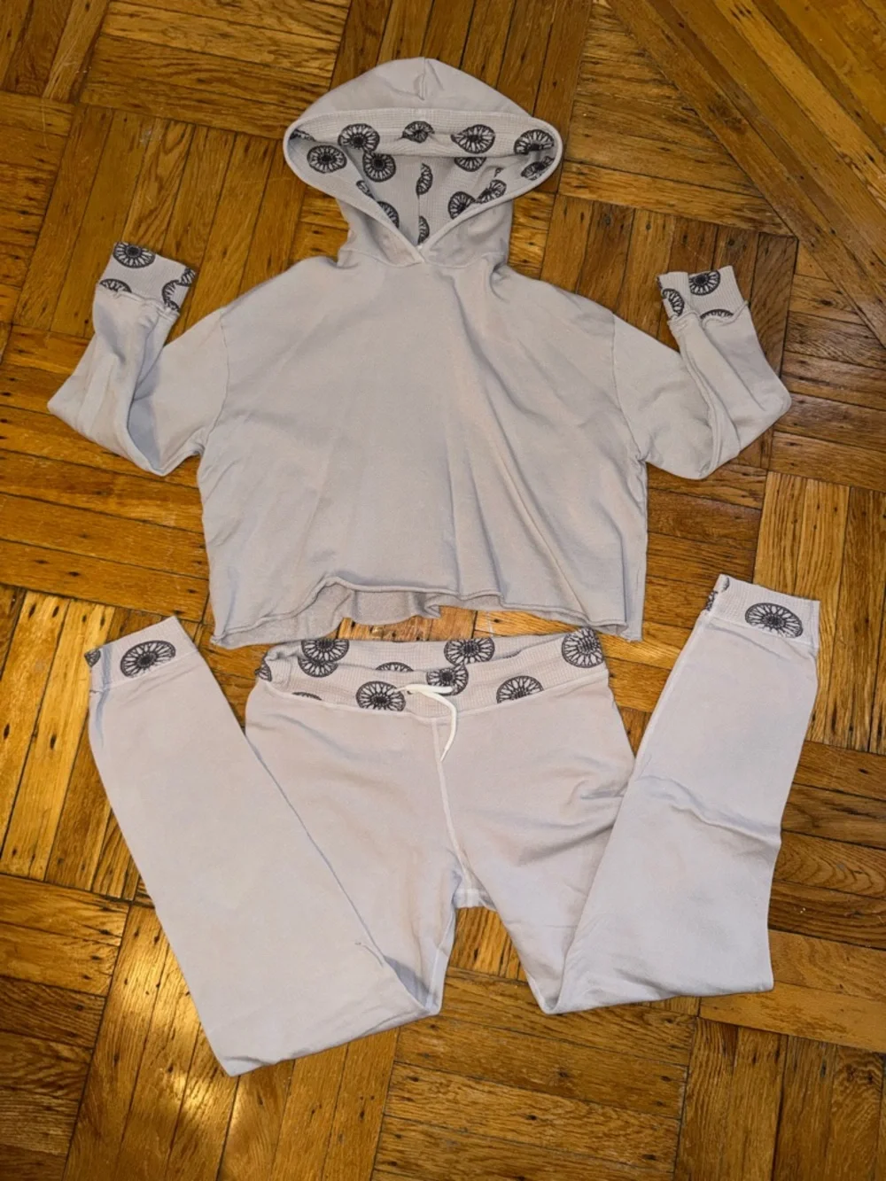 Monrow + SOULcycle Set - Picture 2 of 8